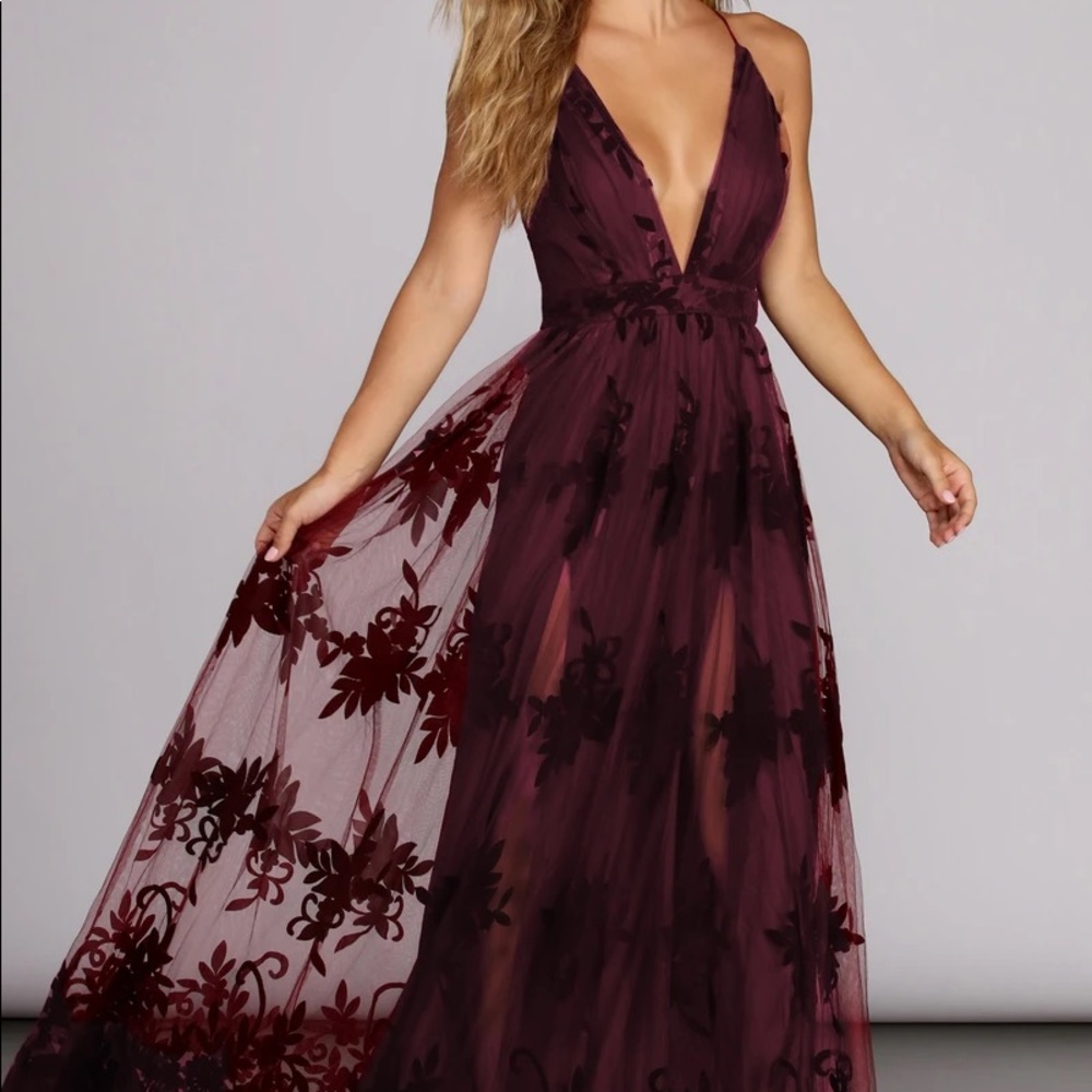 Windsor Morgan Formal Flocked Velvet Maxi Dress